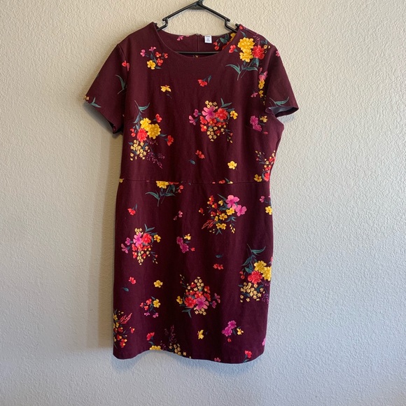 Old Navy Dresses & Skirts - Maroon floral dress